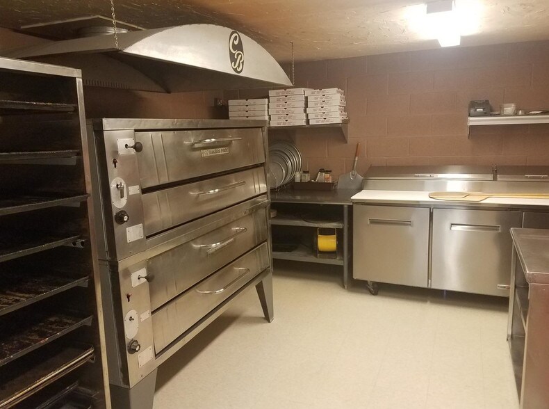 More Photos Of 6418 Chambersburg Rd, Fayetteville Restaurant For Sale