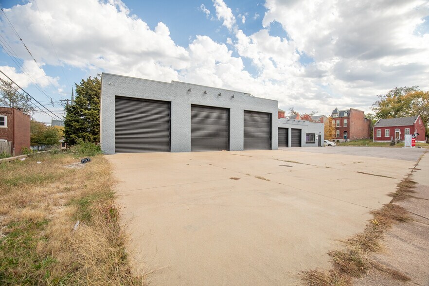 More Photos Of 2855 Magnolia Ave, Saint Louis Auto Repair For Sale