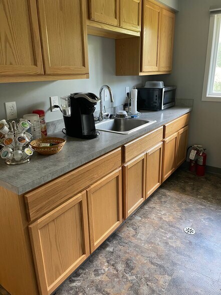 More Photos Of 600 West Street NE, Cedar Springs Office For Lease