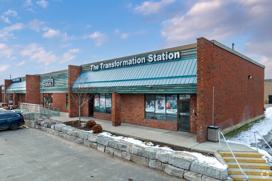 More Photos Of 29-35 Cedar Pointe Dr, Barrie Unknown For Sale