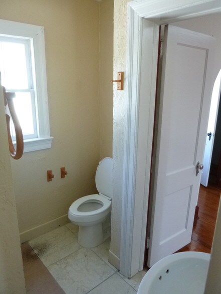 More Photos Of 429 N Ridgewood Ave, Daytona Beach Office For Sale