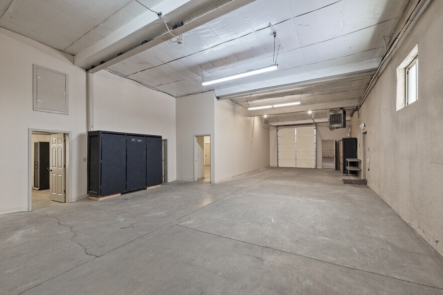 More Photos Of 922 W Fourth St, Mansfield Warehouse For Lease