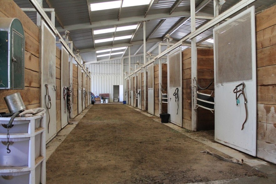 2874128911 San Timoteo Canyon Rd, Redlands, CA 92373 Horse Stables