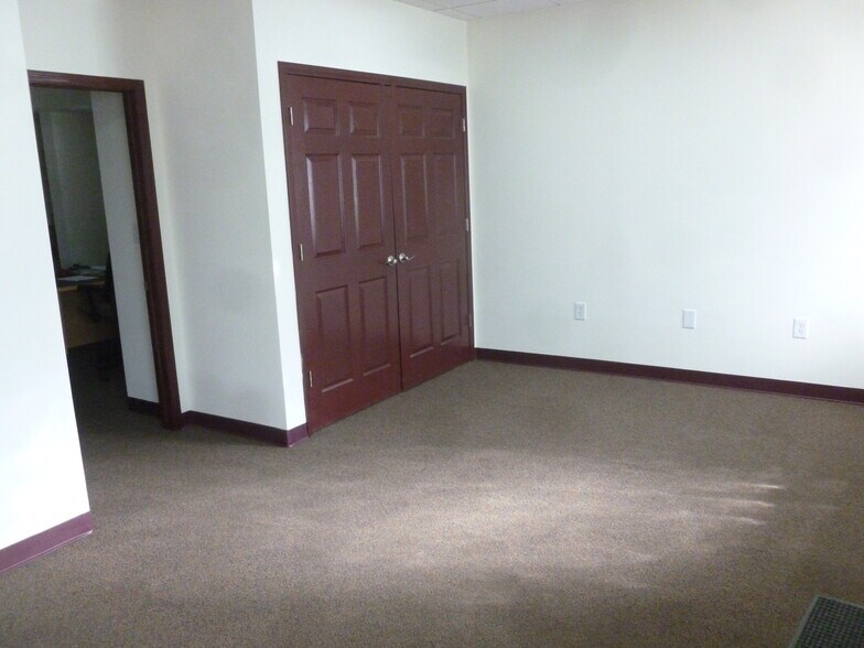 More Photos Of 10 1st St, Lodi Office For Sale