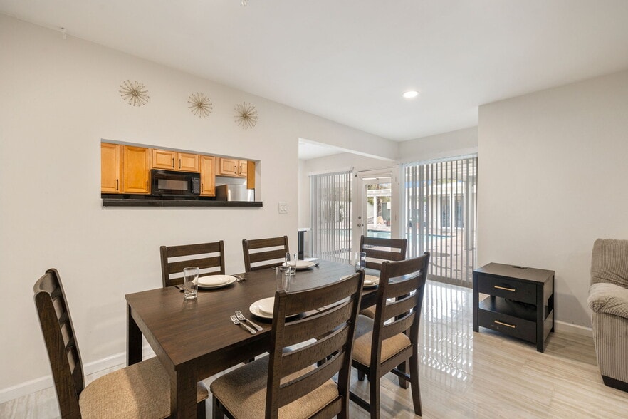 More Photos Of 1425 S Via Soledad, Palm Springs Apartments For Sale