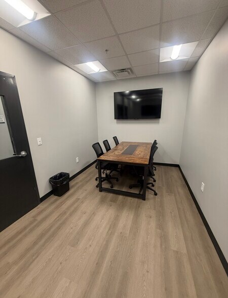 More Photos Of 5900 Scotland Rd, Greensboro Office For Lease