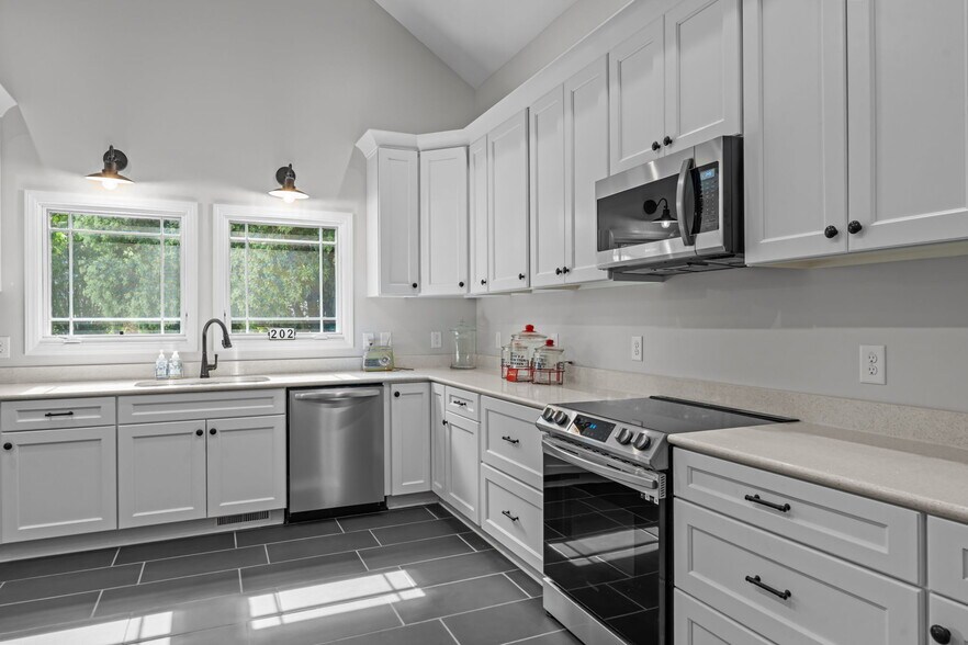 More Photos Of 202 W Main St, Sanford Office Residential For Sale