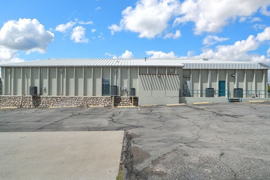 More Photos Of 240 E Sunset Rd, El Paso Office For Lease