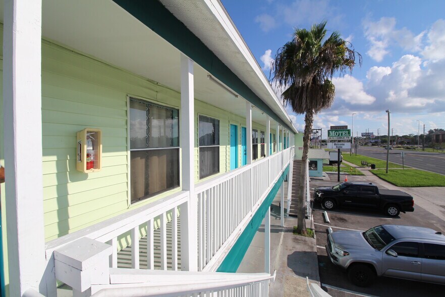 More Photos Of 6434 US Highway 19, New Port Richey Hotel For Sale