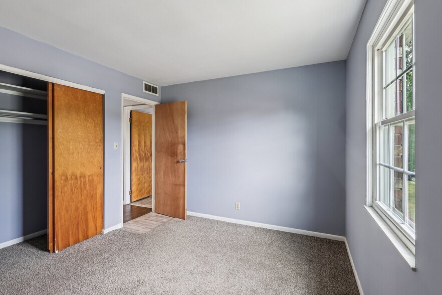 More Photos Of 1500-1525 Stewart Cir NW, Warren Apartments For Sale