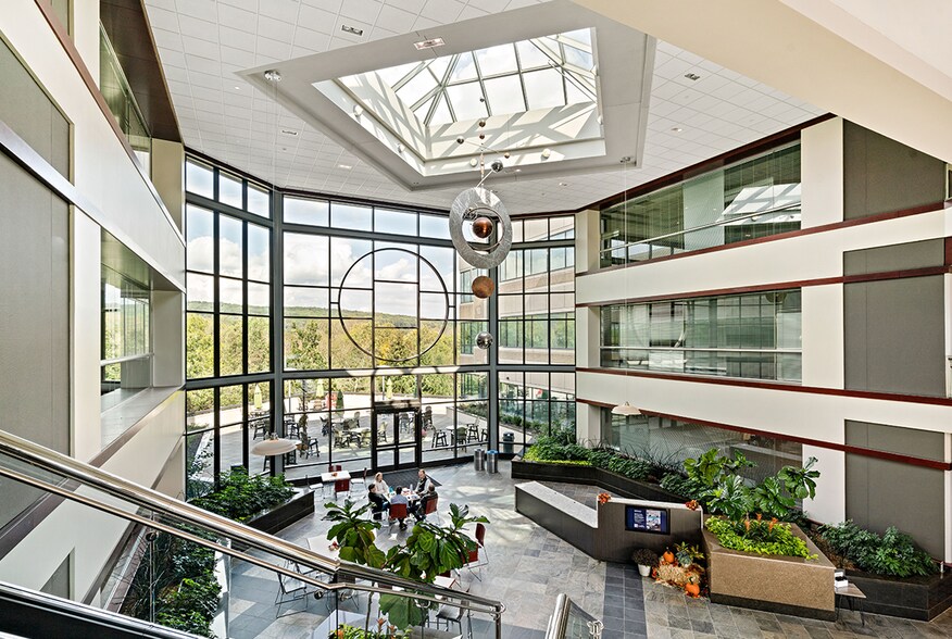 Primary Photo Of 1500-1550 Liberty Ridge Dr, Wayne Office For Lease