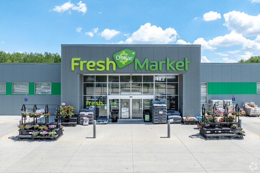 More Photos Of 122 N Main St, Monticello General Retail For Sale