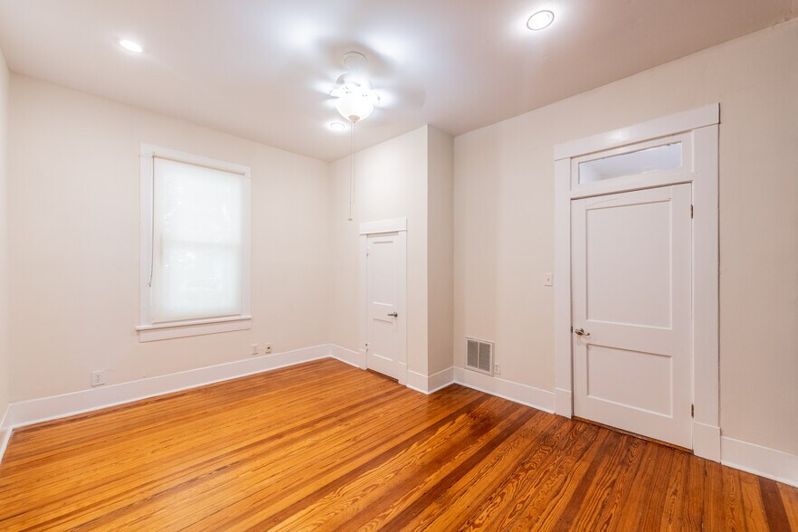 More Photos Of 214 E Ashby Pl, San Antonio Office For Lease