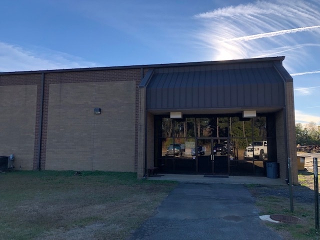 More Photos Of 309 Ash St, Cochran Industrial For Sale