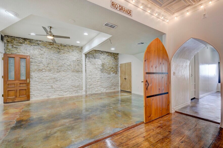 More Photos Of 503 Neches St, Austin Loft Creative Space For Lease