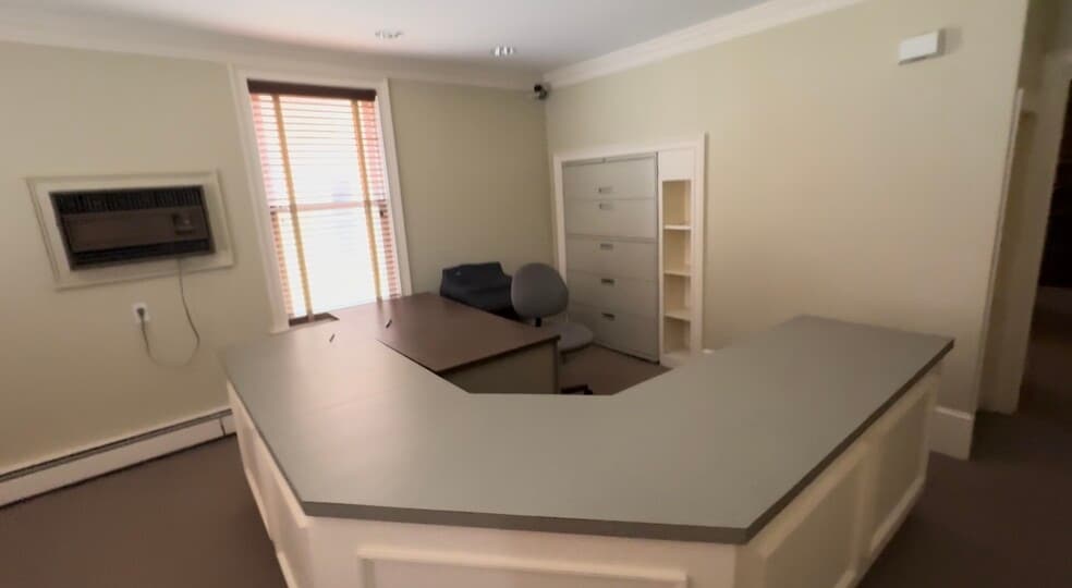 More Photos Of 41-43 Mount Auburn St, Watertown Office Residential For Lease