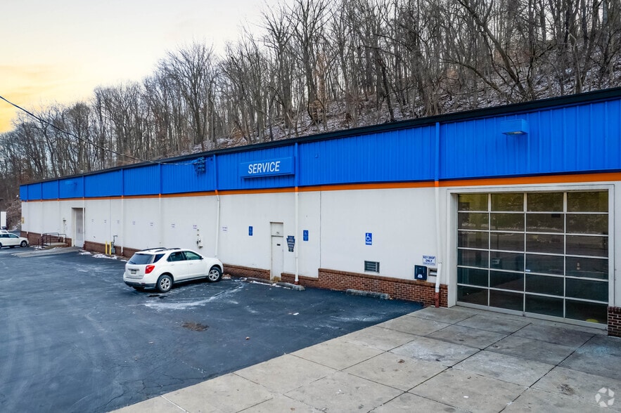 More Photos Of 1561 W Liberty Ave, Pittsburgh Auto Dealership For Lease