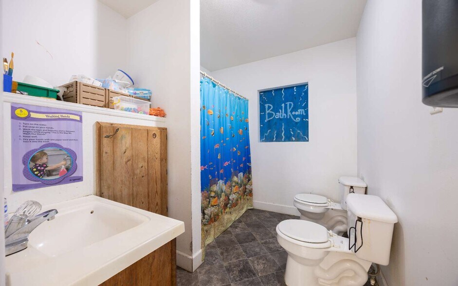 More Photos Of 311 NE Crawford St, Mayo Office For Sale