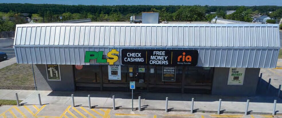 Primary Photo Of 1119 S WW White Rd, San Antonio Freestanding For Sale