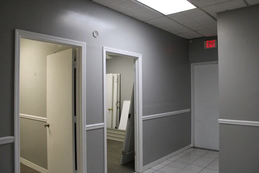 More Photos Of 3632 US Highway 92 E, Lakeland Storefront Retail Office For Lease