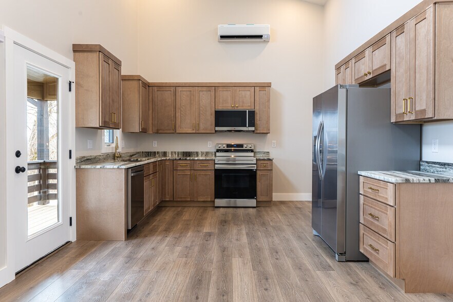 More Photos Of 153 Hackleburg Ln, Hendersonville Multifamily For Sale