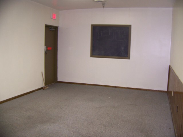 More Photos Of 401 Algonquin Rd, Fox River Grove Light Distribution For Sale