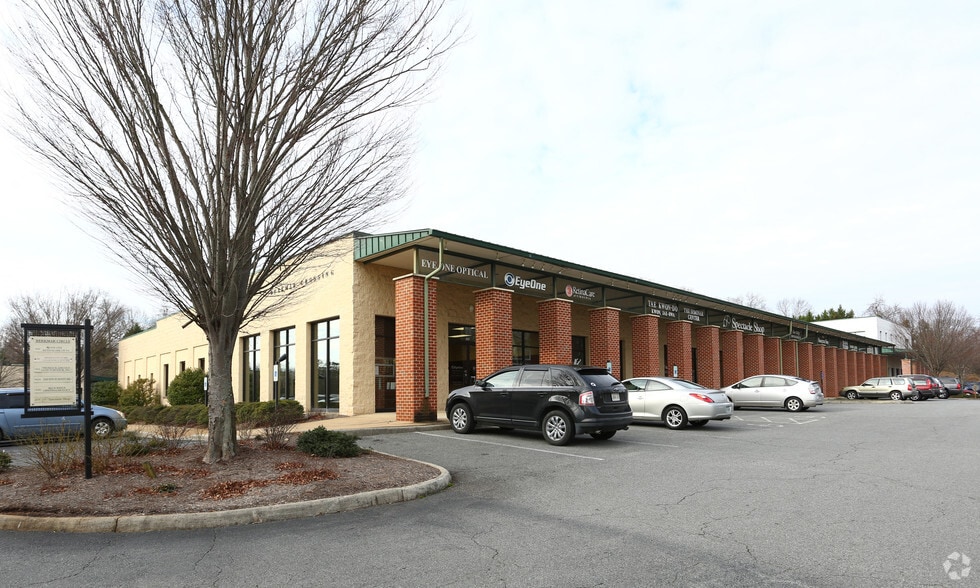 Primary Photo Of 620-632 Berkmar Cir, Charlottesville Medical For Sale