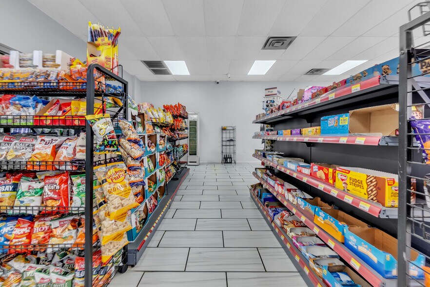 More Photos Of 5577 County Road 174, Grenada General Retail For Sale