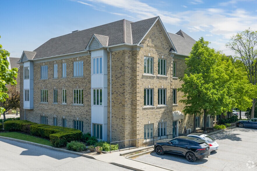 More Photos Of 406-410 N Service Rd E, Oakville Office For Sale