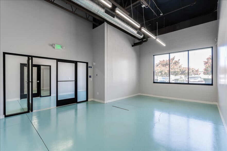 More Photos Of 1030 Huston St, Grover Beach Flex For Lease