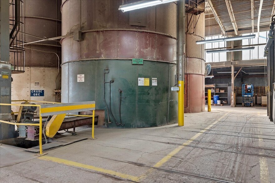 More Photos Of 115 E Mound St, Girard Industrial For Sale