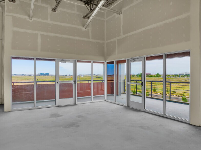 More Photos Of 6611 Powhaton Rd, Aurora Industrial For Lease