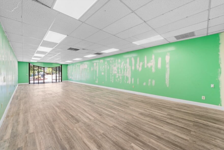 More Photos Of 945 Empire St, Fairfield Freestanding For Sale