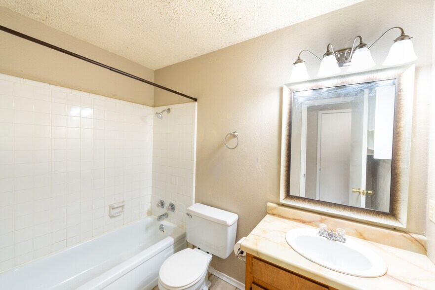 More Photos Of 100 Colvin St, Mount Vernon Apartments For Sale