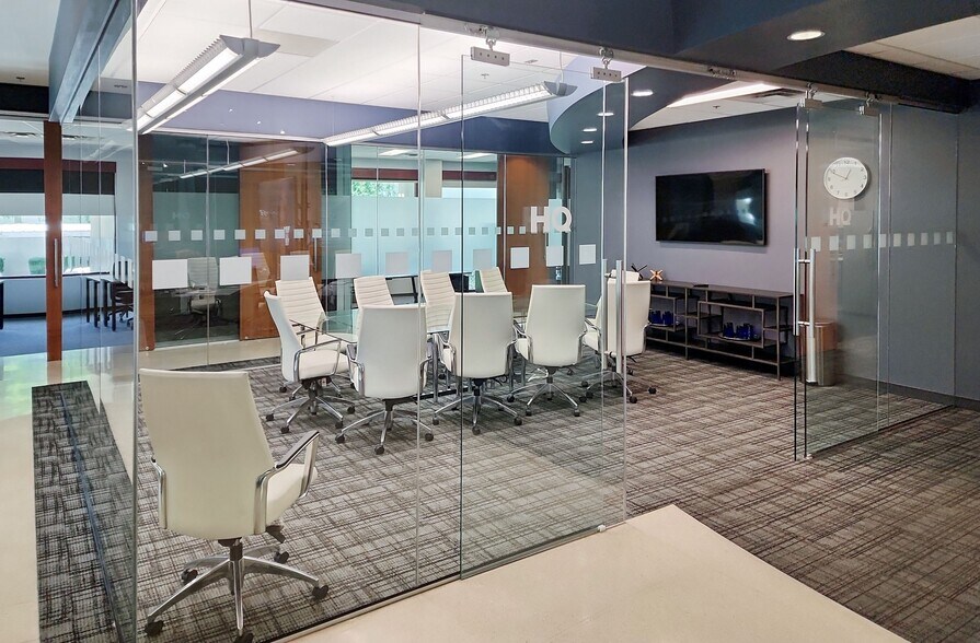 More Photos Of 2701 E Camelback Rd, Phoenix Coworking Space