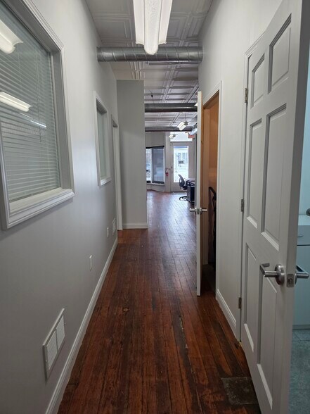 More Photos Of 25 N High St, Canal Winchester Storefront Retail Office For Lease