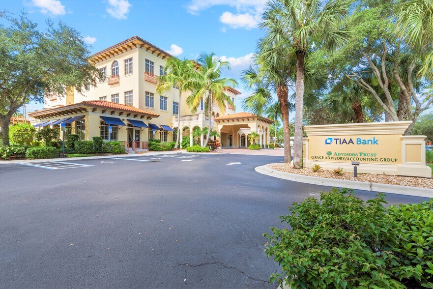 More Photos Of 1185 Immokalee Rd, Naples Office For Lease