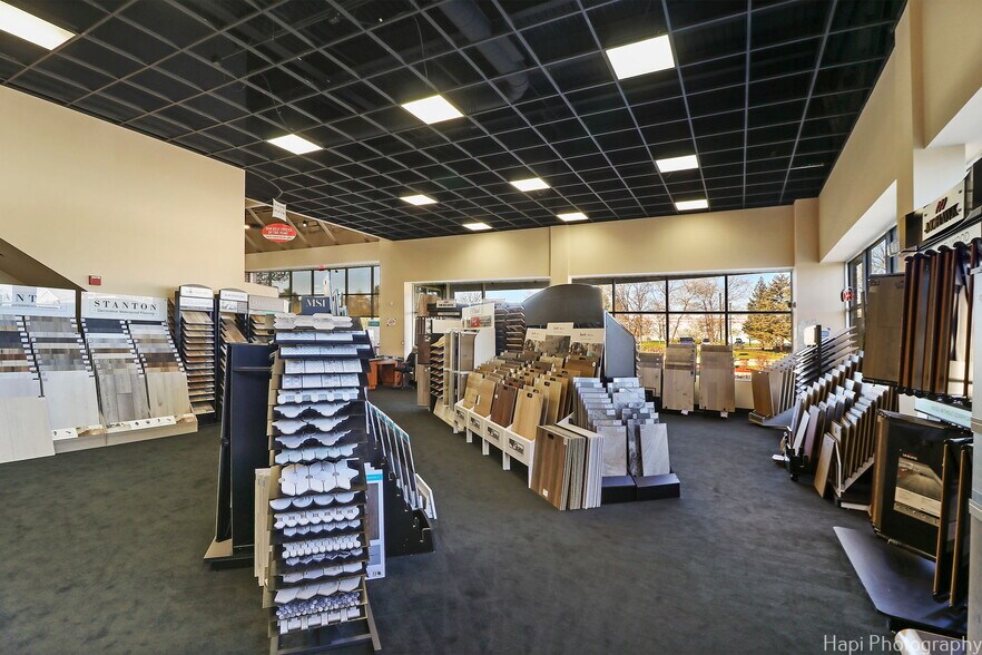 More Photos Of 195 N Milwaukee Ave, Vernon Hills Storefront Retail Office For Sale