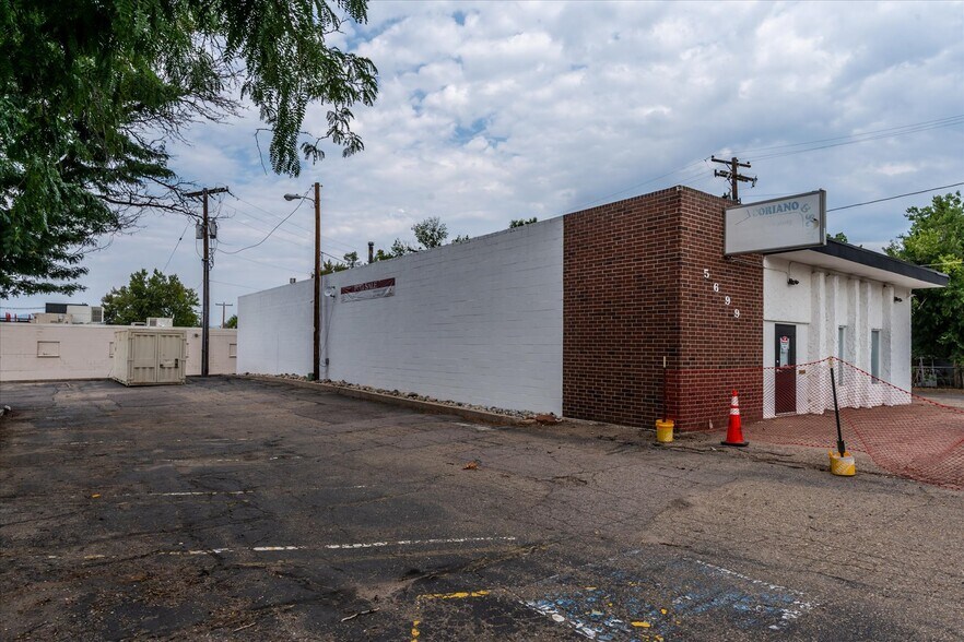 More Photos Of 1109 W Littleton Blvd, Littleton Office For Sale