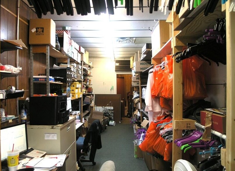 More Photos Of 923 Roanoke Ave, Roanoke Rapids Storefront For Sale
