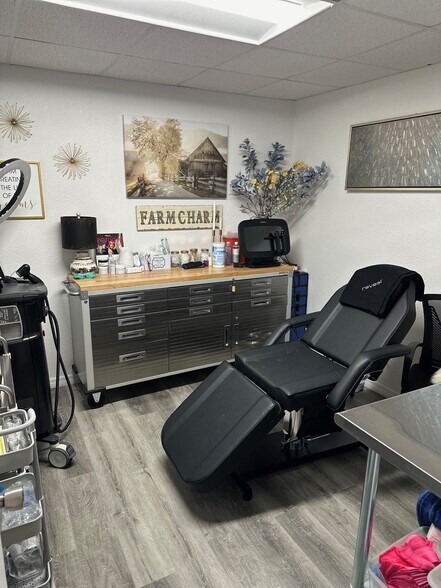 More Photos Of 525 E Olympia Ave, Punta Gorda Storefront Retail Office For Sale