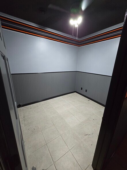 More Photos Of 330 N Marquette Rd, Prairie Du Chien General Retail For Lease