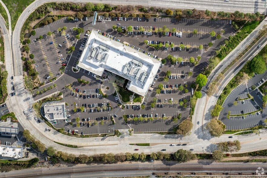 More Photos Of 13300 Crossroads Parkway North, City Of Industry Office For Lease
