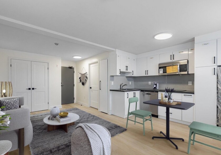 More Photos Of 36 Lindsay St S, Kawartha Lakes Apartments For Sale