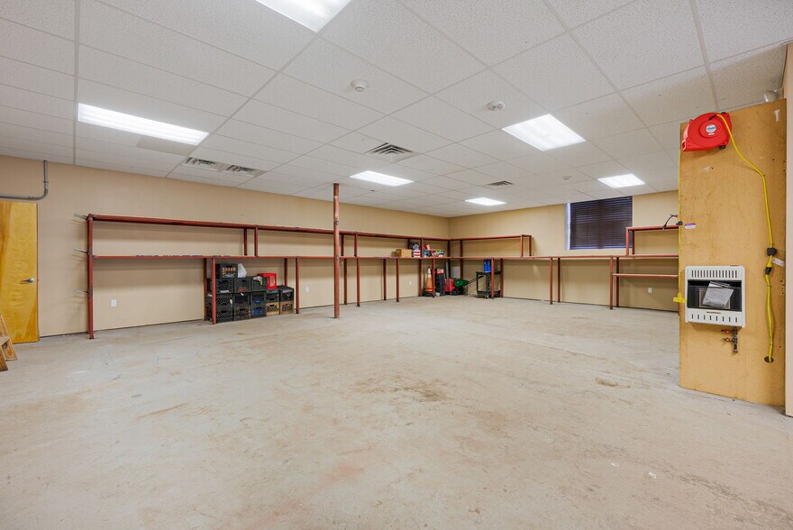 More Photos Of 6 New York Ave, Sound Beach Bar For Sale