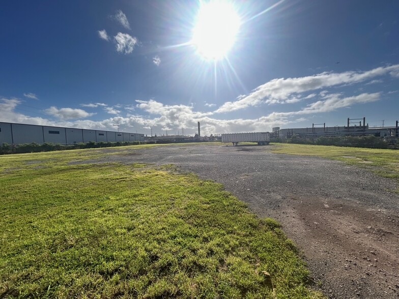 Primary Photo Of 91-103 Hanua St, Kapolei Land For Lease