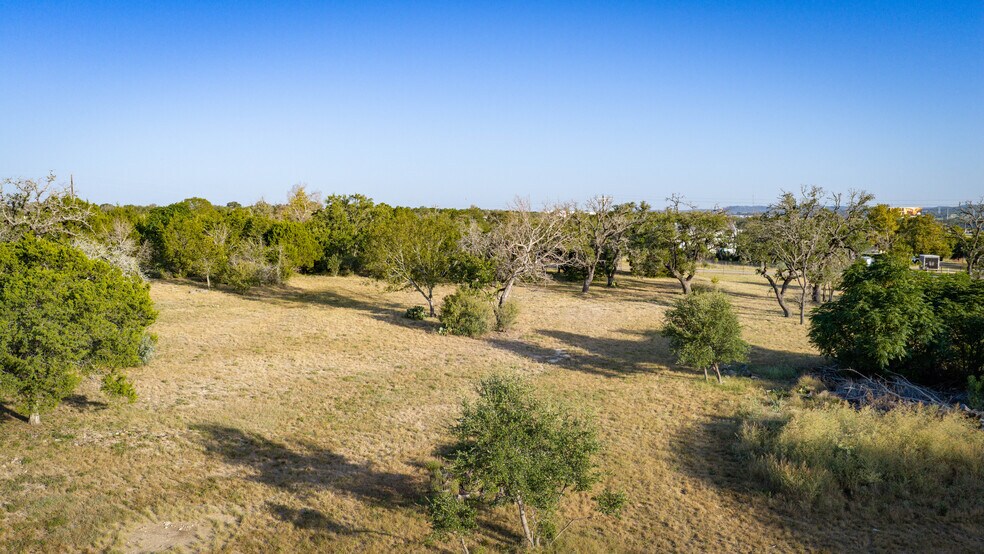 More Photos Of 3 Holiday Rd, Comfort Land For Lease