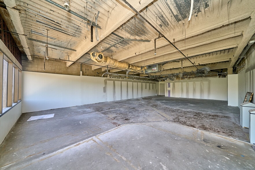 More Photos Of 8737 Beverly Blvd, West Hollywood Medical For Sale