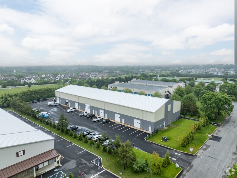 More Photos Of 8 Leecon Ct, Southampton Warehouse For Lease