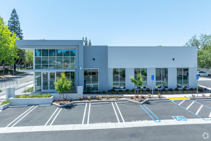 More Photos Of 1623 Santa Clara Dr, Roseville Medical For Lease